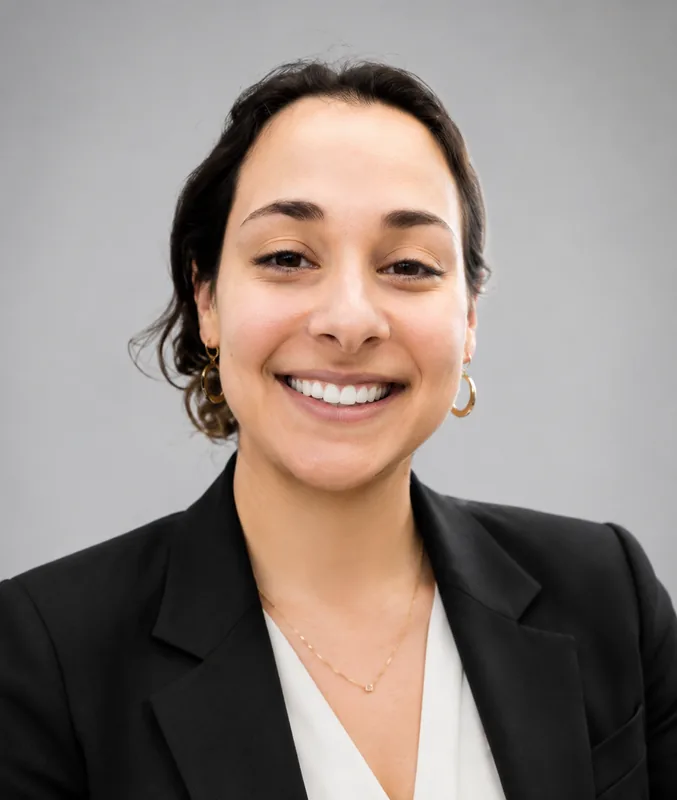 Prof Roxanne Radpour